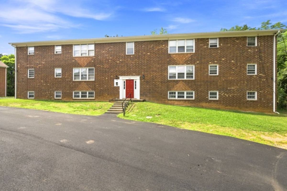 Apartment for rent at 142 Wesley Dr, Danville, VA 24540