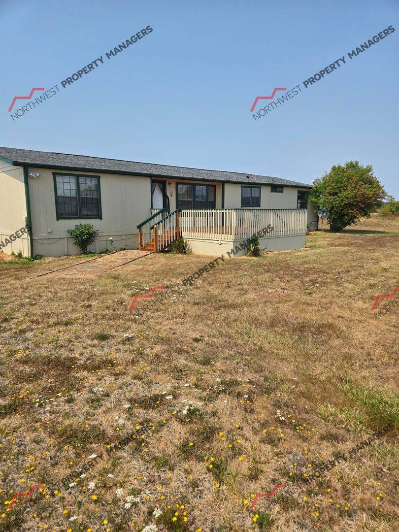 House for rent at 389 Spencer Rd, Toledo, WA 98591