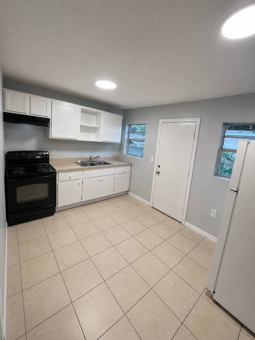 Apartment for rent at 606 Gordon St #B, Plant City, FL 33563