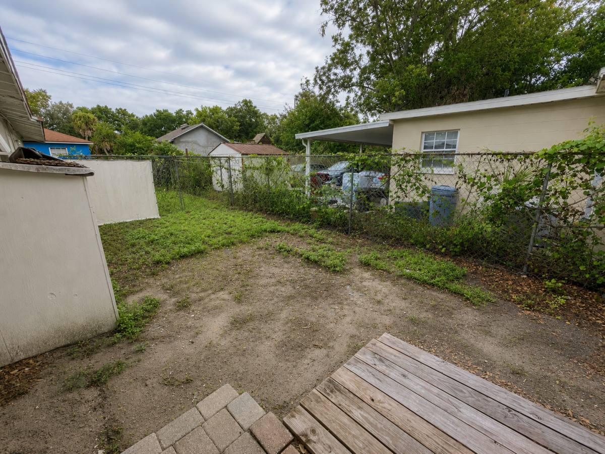 Apartment for rent at 606 Gordon St #B, Plant City, FL 33563