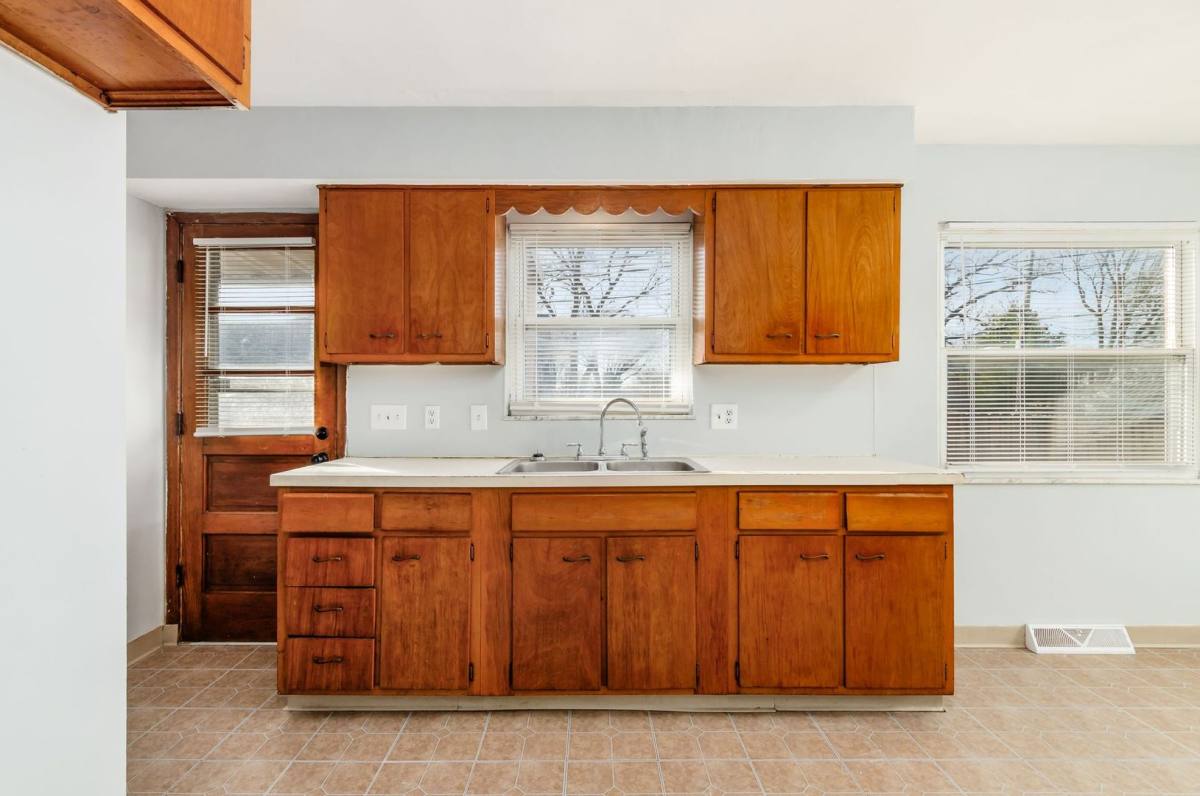 Apartment for rent at 1501 Linwood Ave 1023-1025 Frebis, Columbus, OH 43207