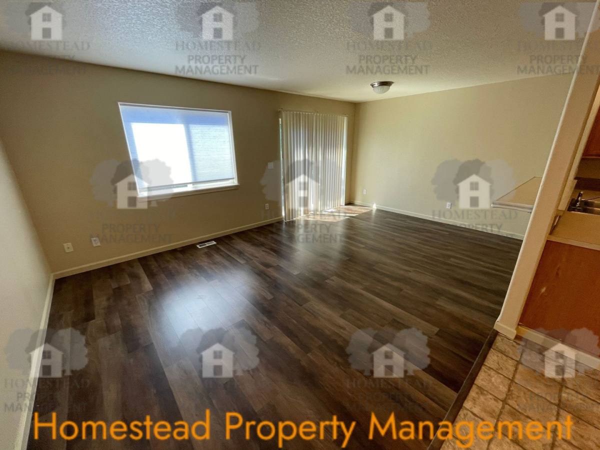 Townhouse for rent at 400-468 Catron St, Monmouth, OR 97361
