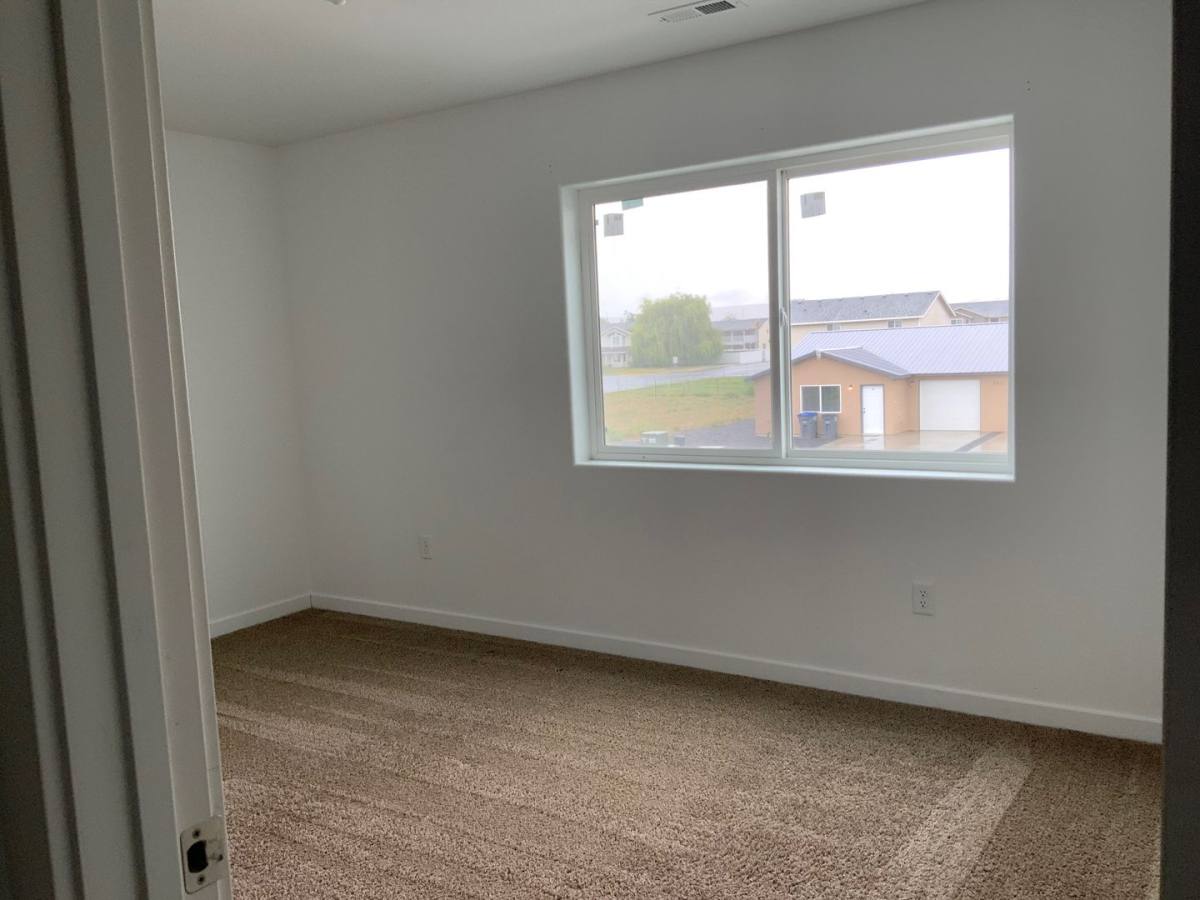 Townhouse for rent at 306 F St NE, Quincy, WA 98848