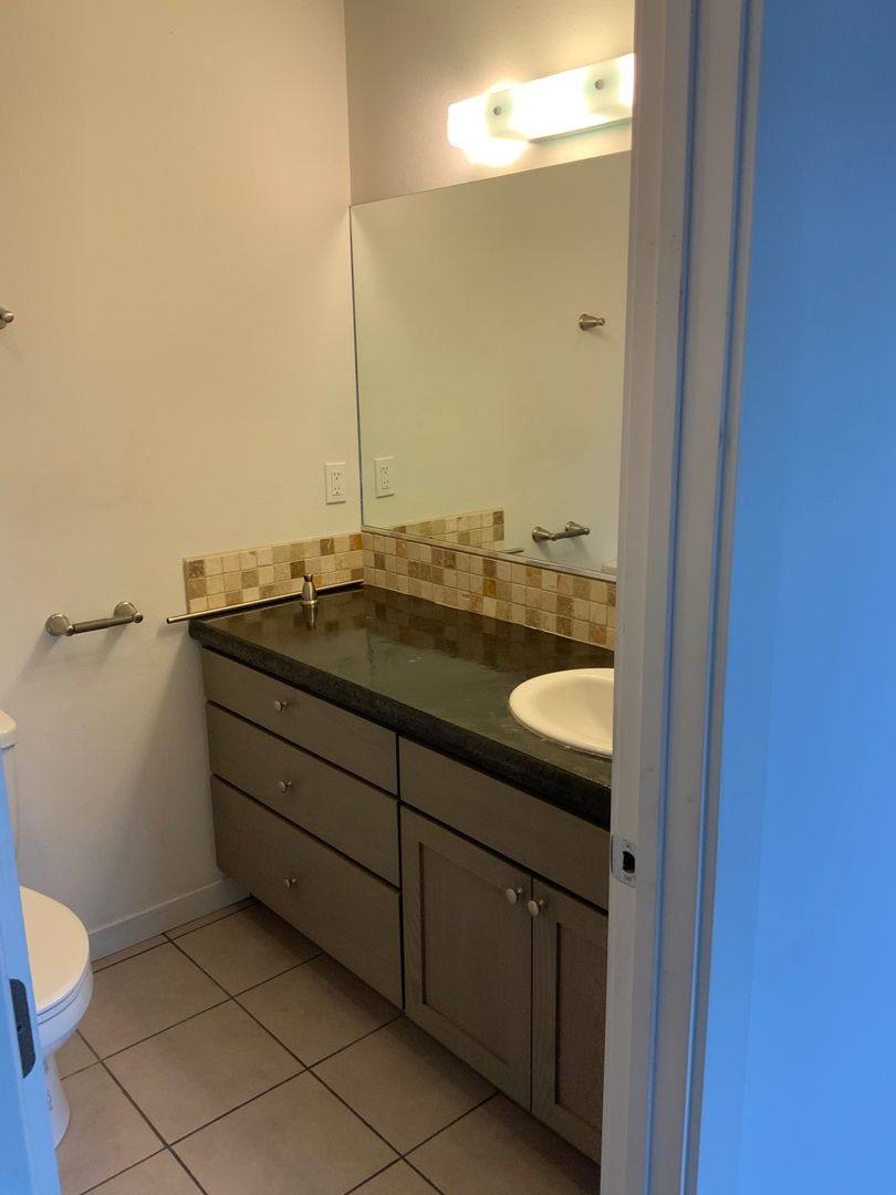 Townhouse for rent at 306 F St NE, Quincy, WA 98848