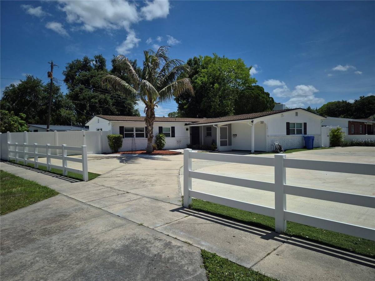 Apartment for rent at 7709 W Hanna Ave, Tampa, FL 33615