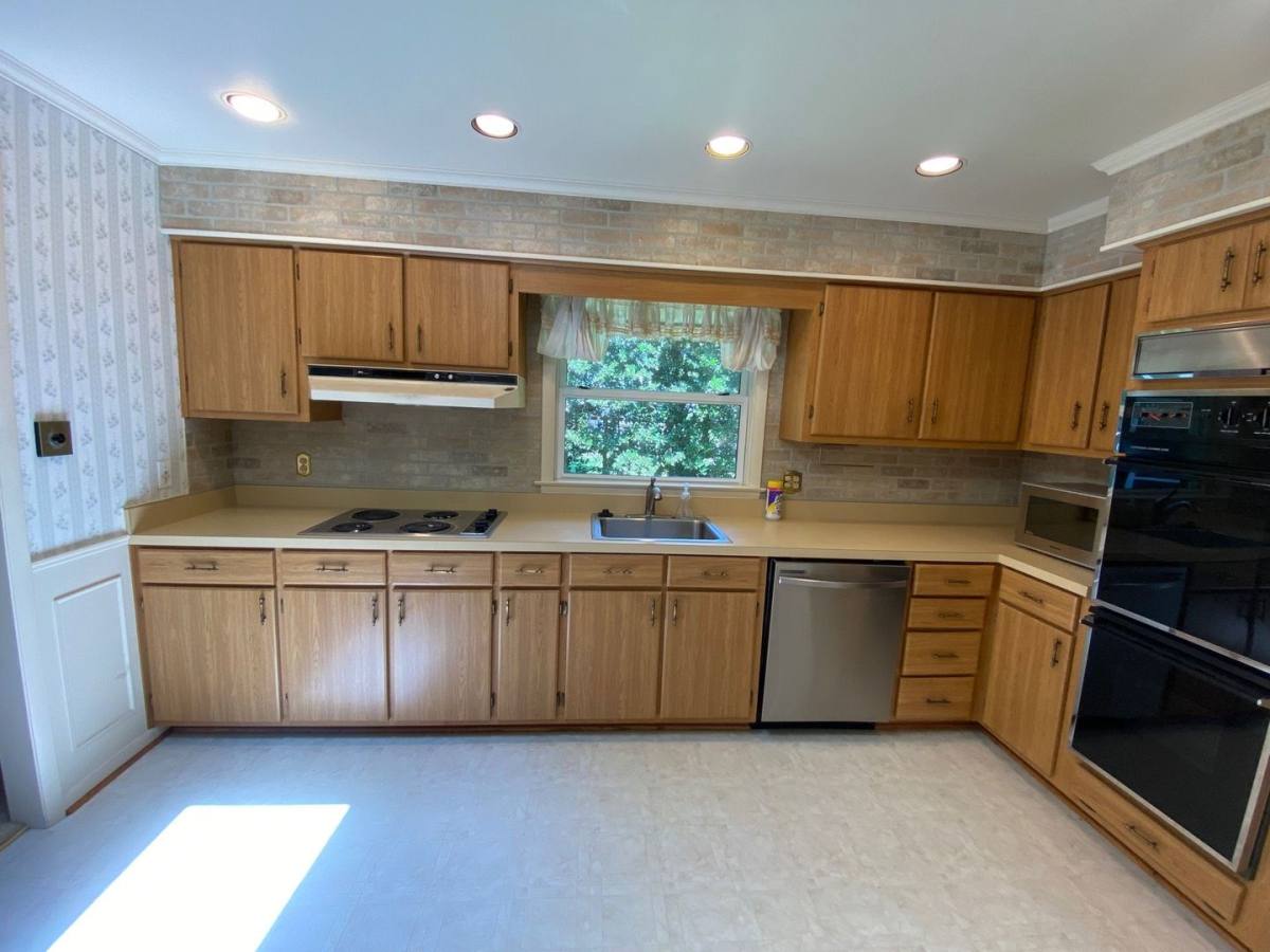 House for rent at 2648 S Kings Rd, Virginia Beach, VA 23452