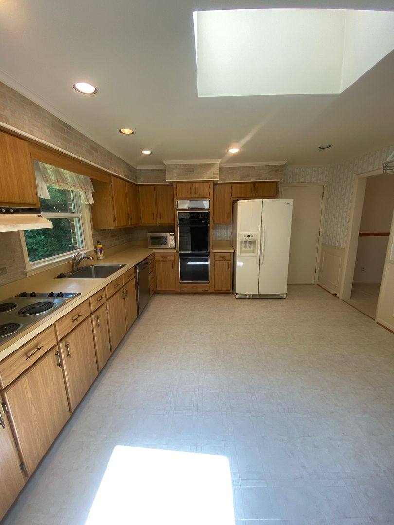 House for rent at 2648 S Kings Rd, Virginia Beach, VA 23452