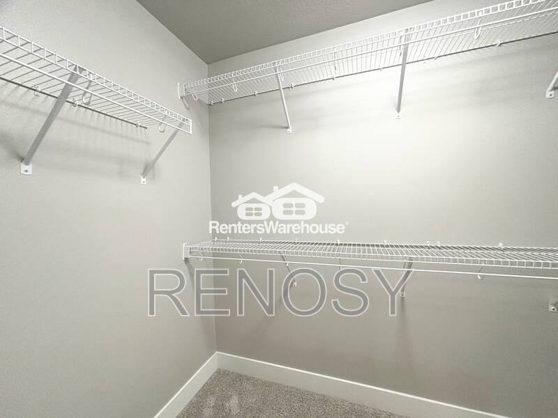 House for rent at 15231 Deerview Dr, Urbandale, IA 50323