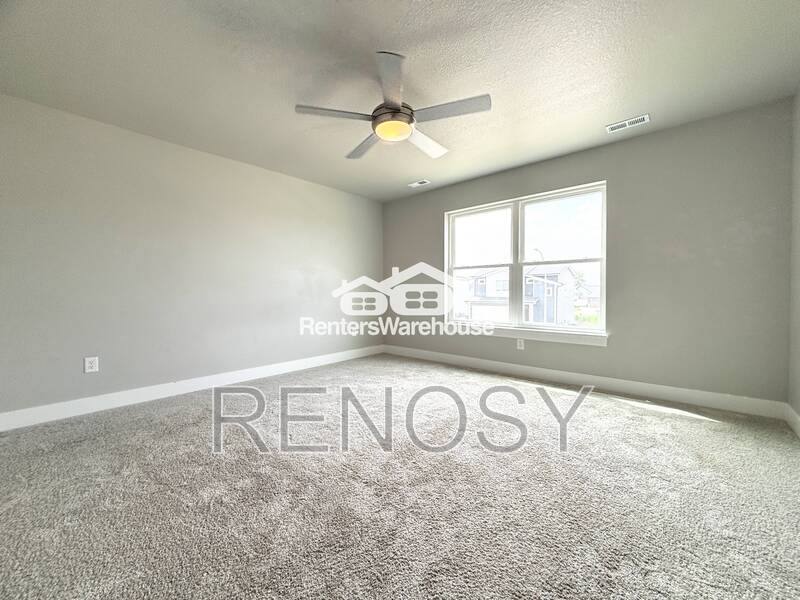 House for rent at 15231 Deerview Dr, Urbandale, IA 50323