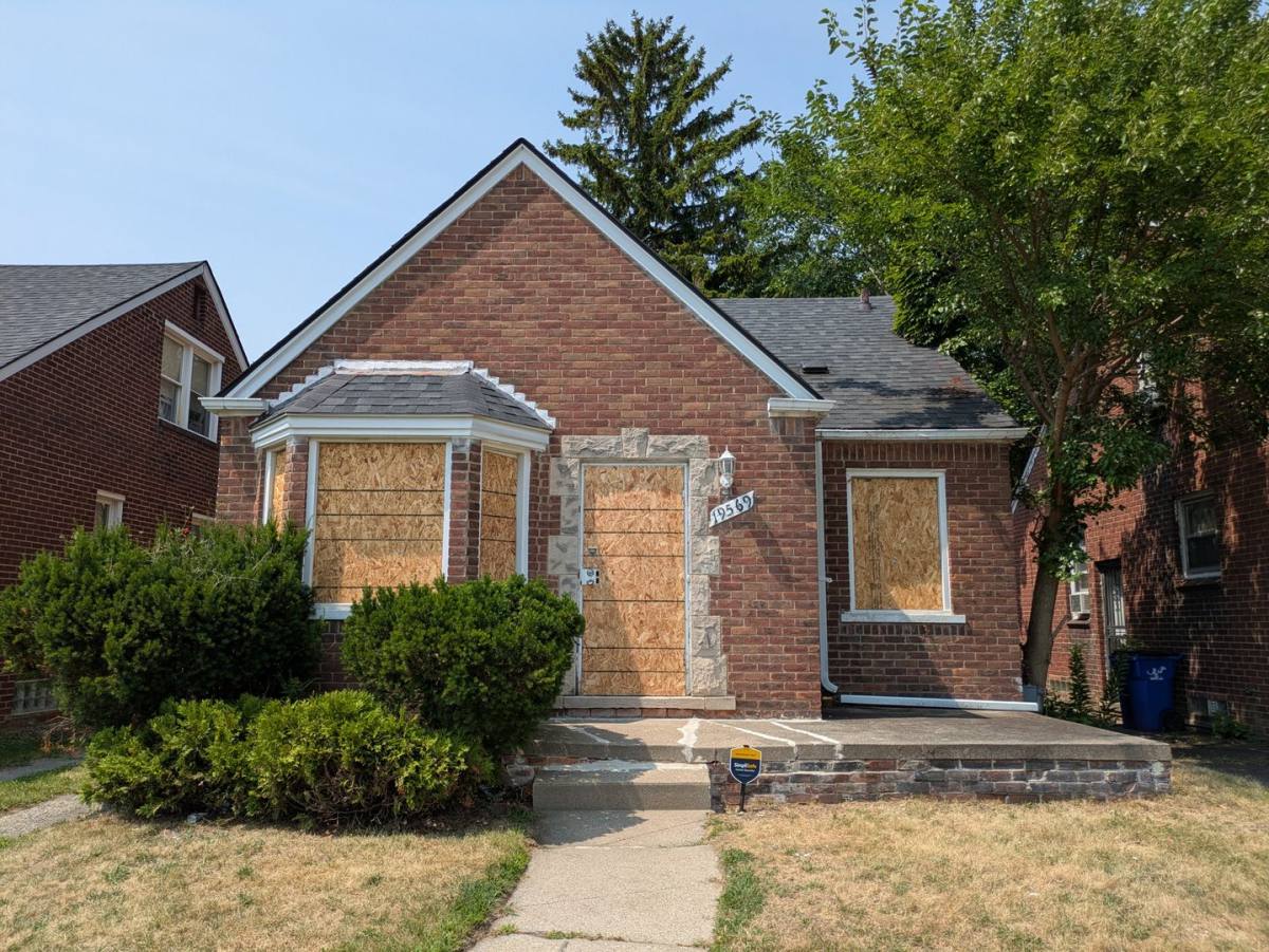 Apartment for rent at 19569 Westphalia St, Detroit, MI 48205
