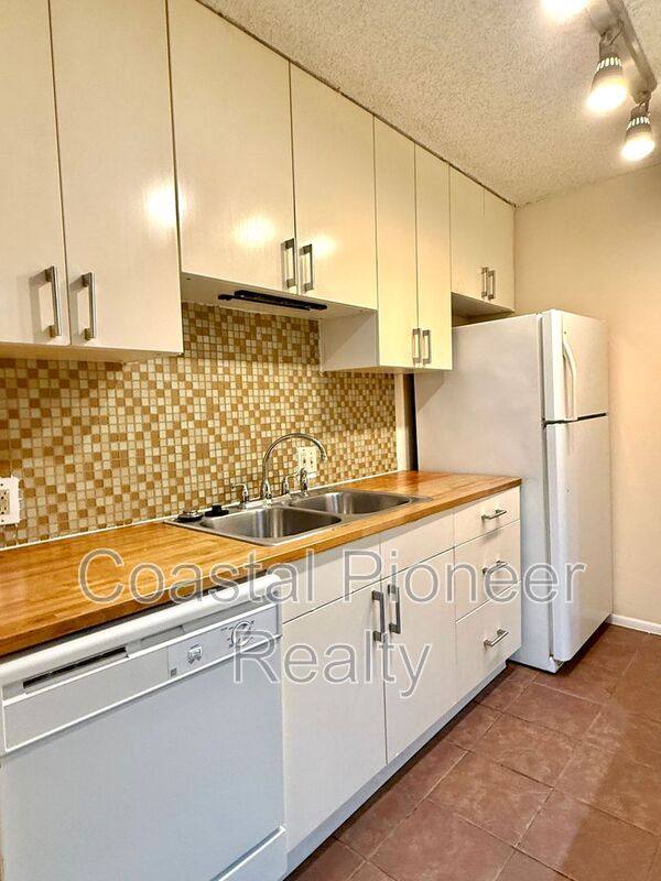 Condo for rent at 5502 Pokeweed Court #B, Tampa, FL 33617