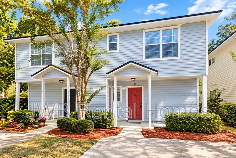 Townhouse for rent at 85 5th St W, Atlantic Beach, FL 32233