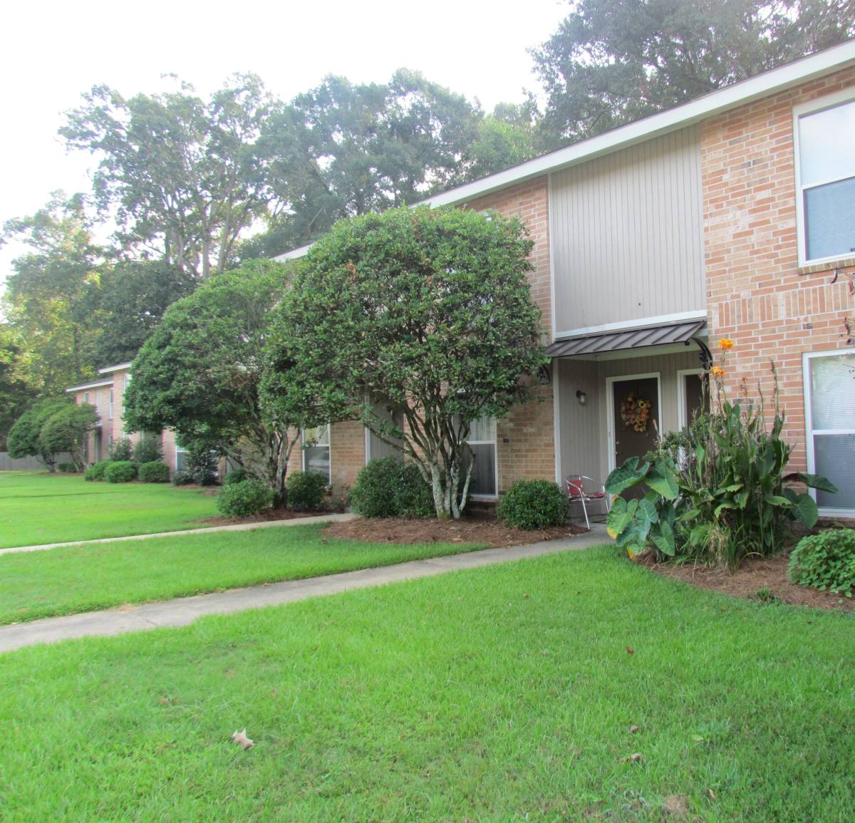 Apartment for rent at 16161 Tiger Bend Rd, Baton Rouge, LA 70817
