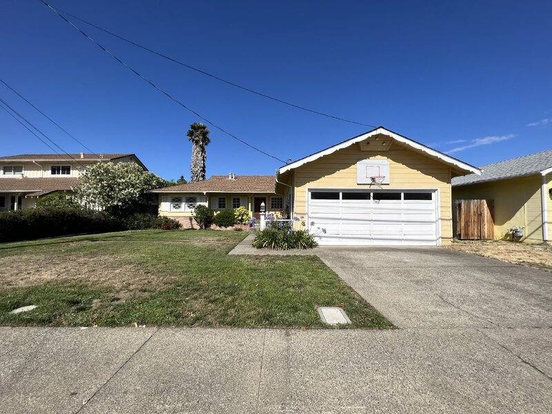 House for rent at 25 El Camino Dr, Corte Madera, CA 94925