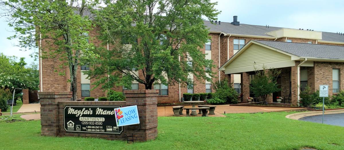 Apartment for rent at 705 7th St #NE, Fayette, AL 35555