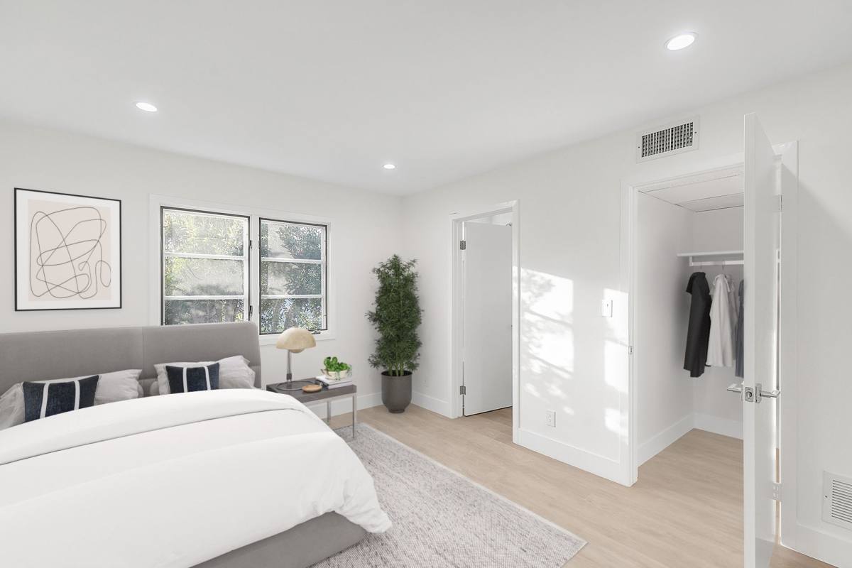 Apartment for rent at 1133 25th St, Santa Monica, CA 90403