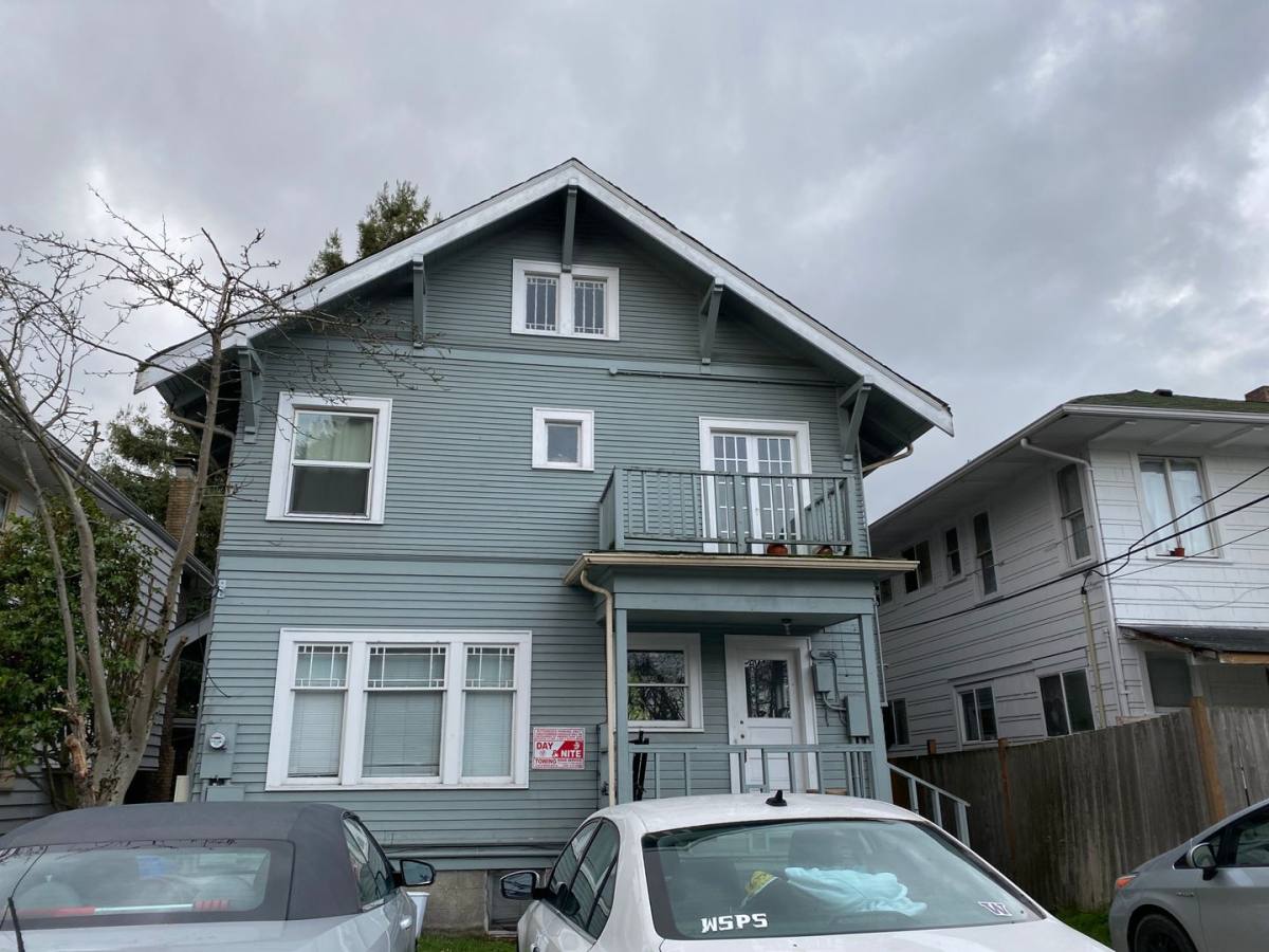 Apartment for rent at 4738 16th Ave NE, Seattle, WA 98105