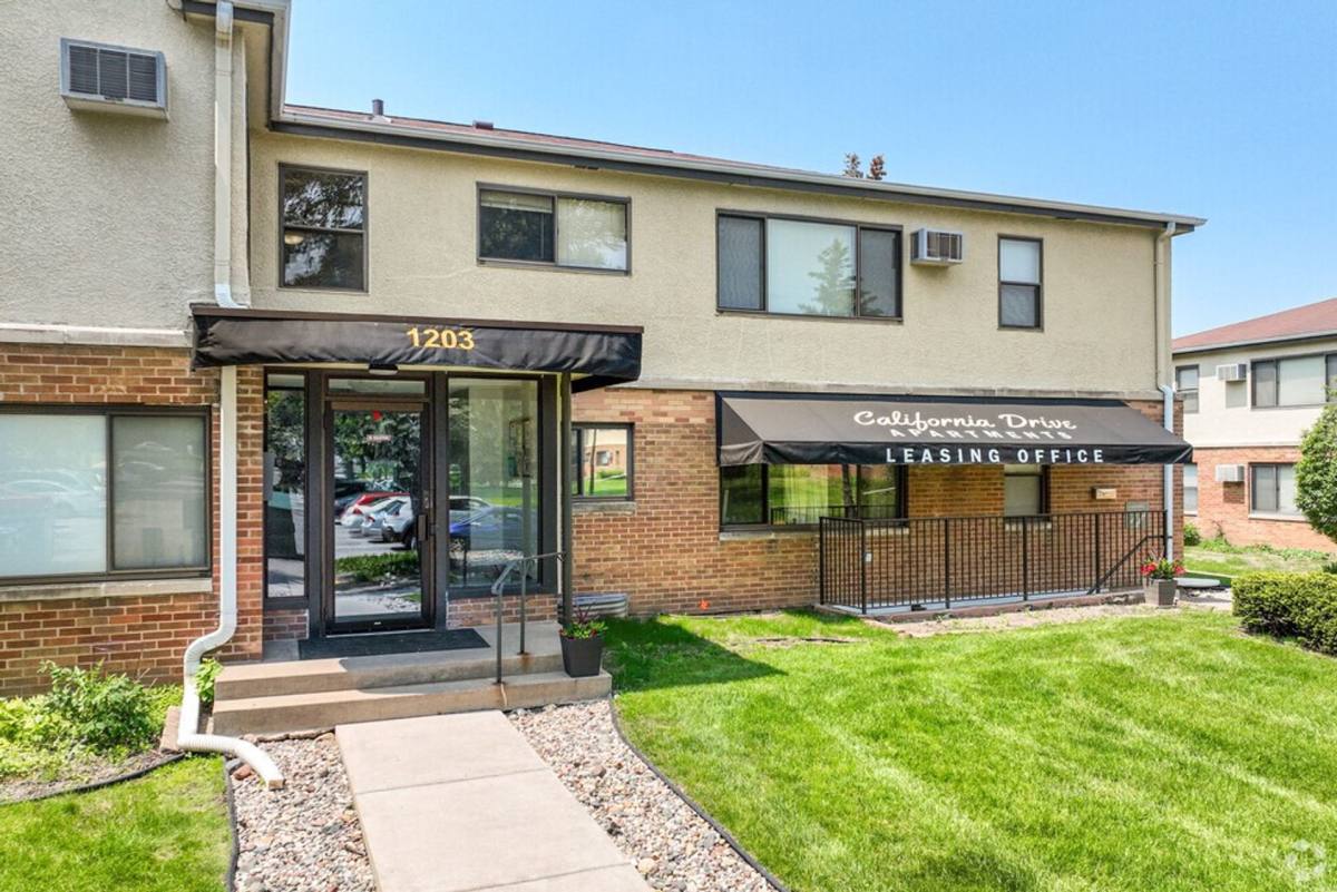 Apartment for rent at 1203 California Dr, St. Paul, MN 55108
