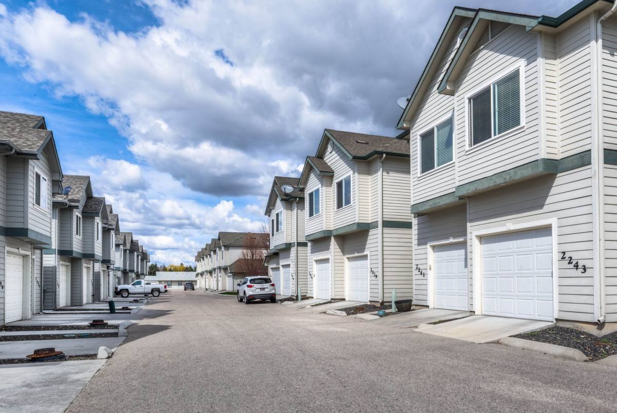 Townhouse for rent at 2211 E Warm Springs Ave, Boise, ID 83712