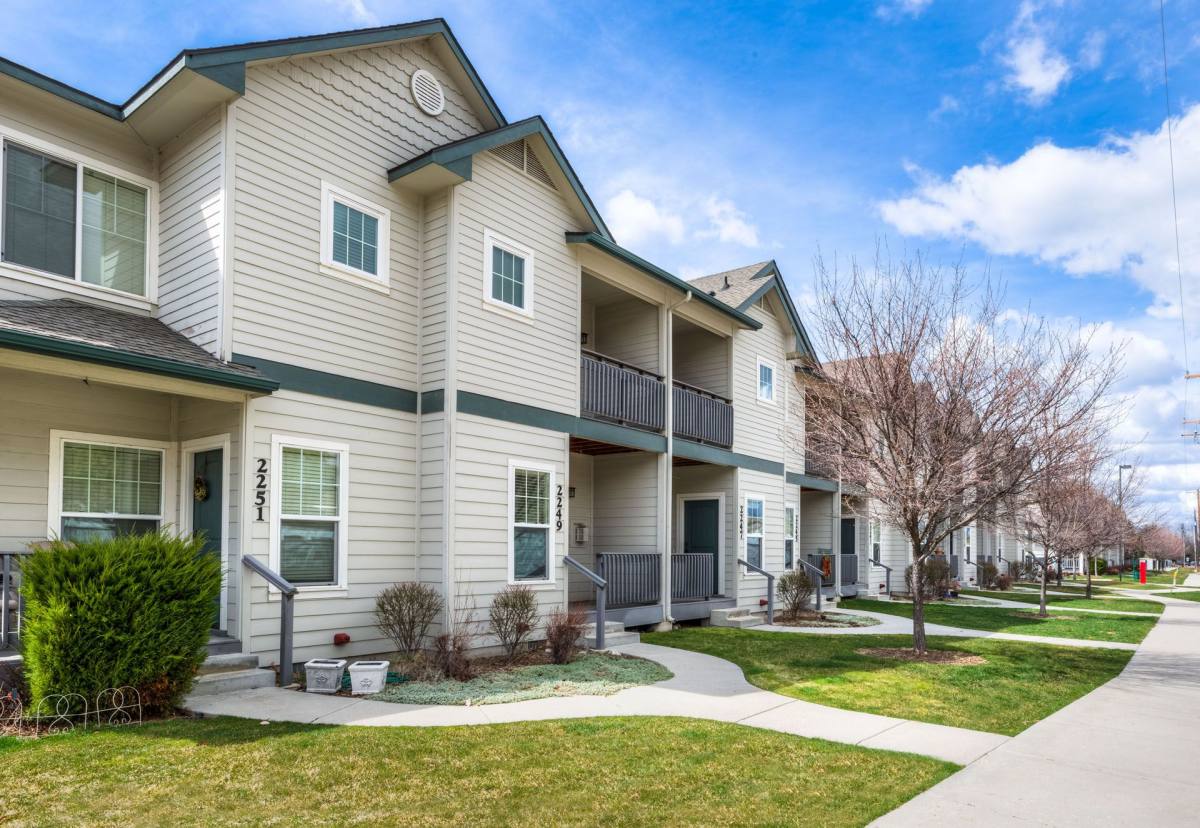 Townhouse for rent at 2211 E Warm Springs Ave, Boise, ID 83712