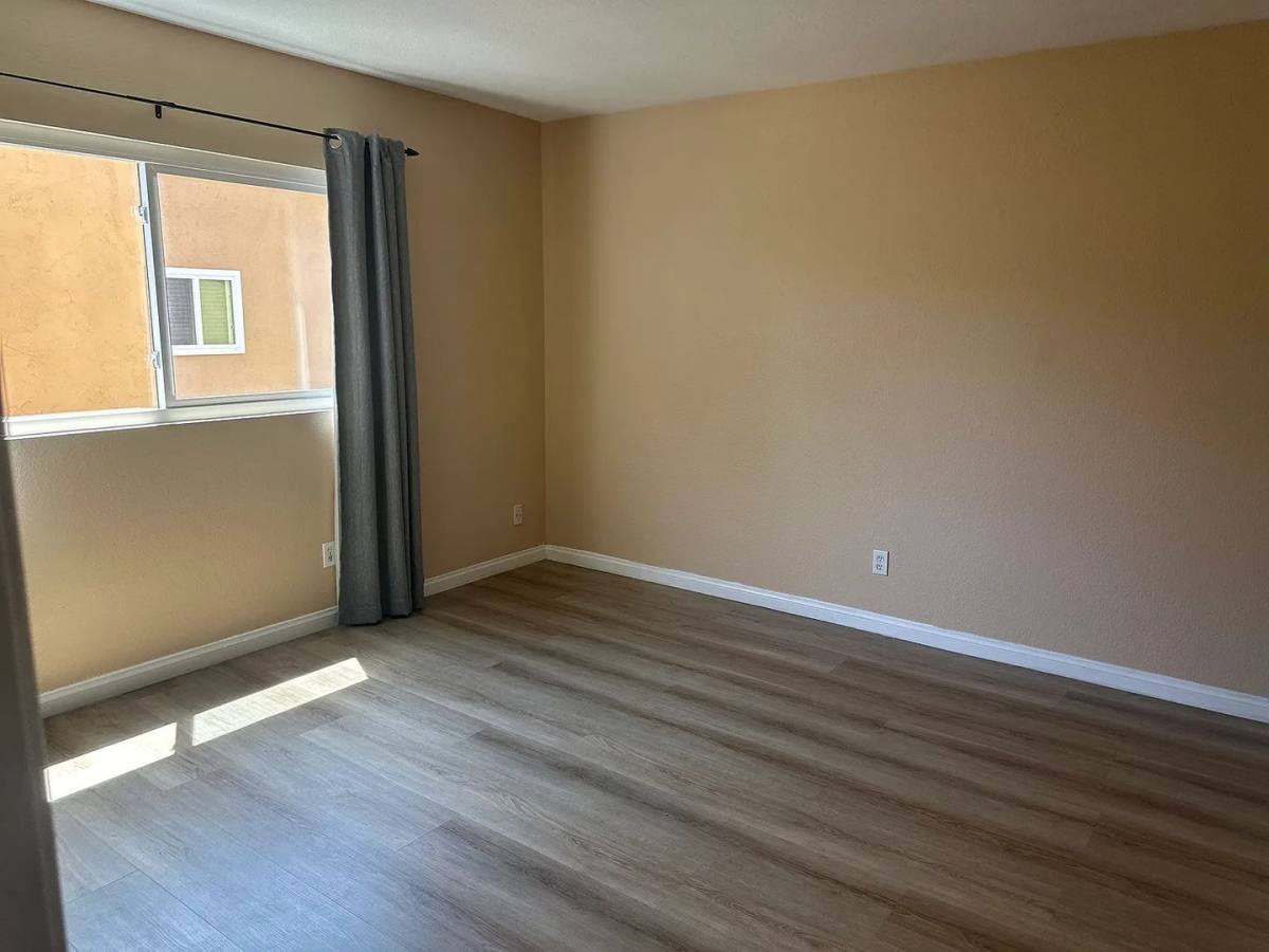 Townhouse for rent at 10530 Caminito Rimini, San Diego, CA 92129