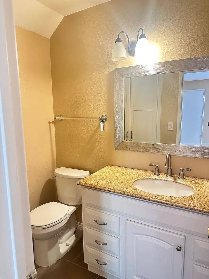 Townhouse for rent at 10530 Caminito Rimini, San Diego, CA 92129