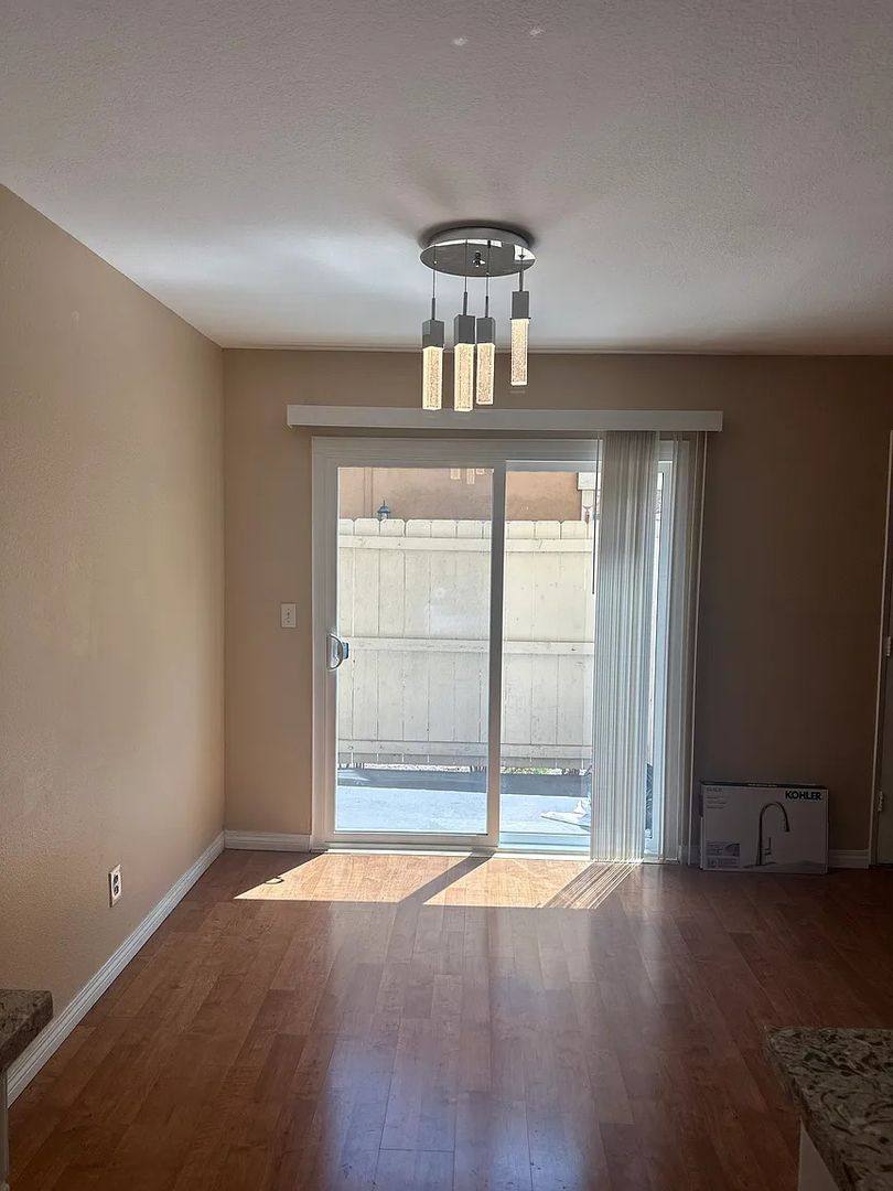 Townhouse for rent at 10530 Caminito Rimini, San Diego, CA 92129