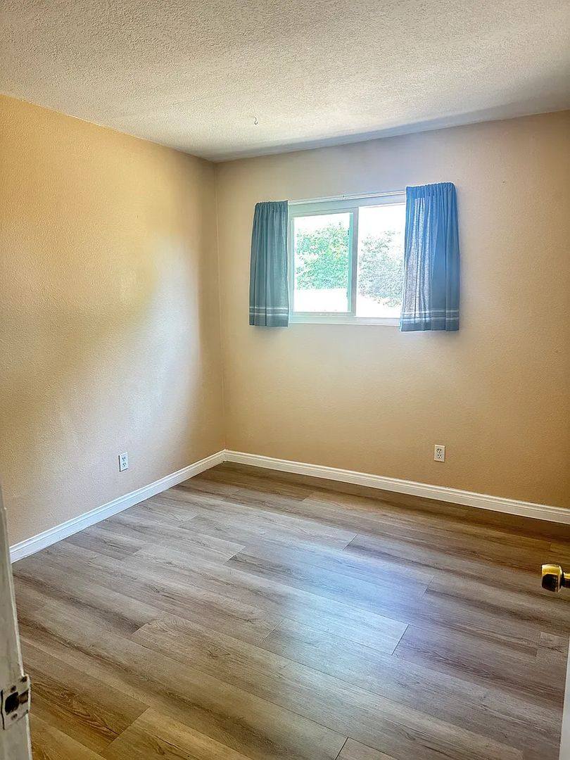Townhouse for rent at 10530 Caminito Rimini, San Diego, CA 92129