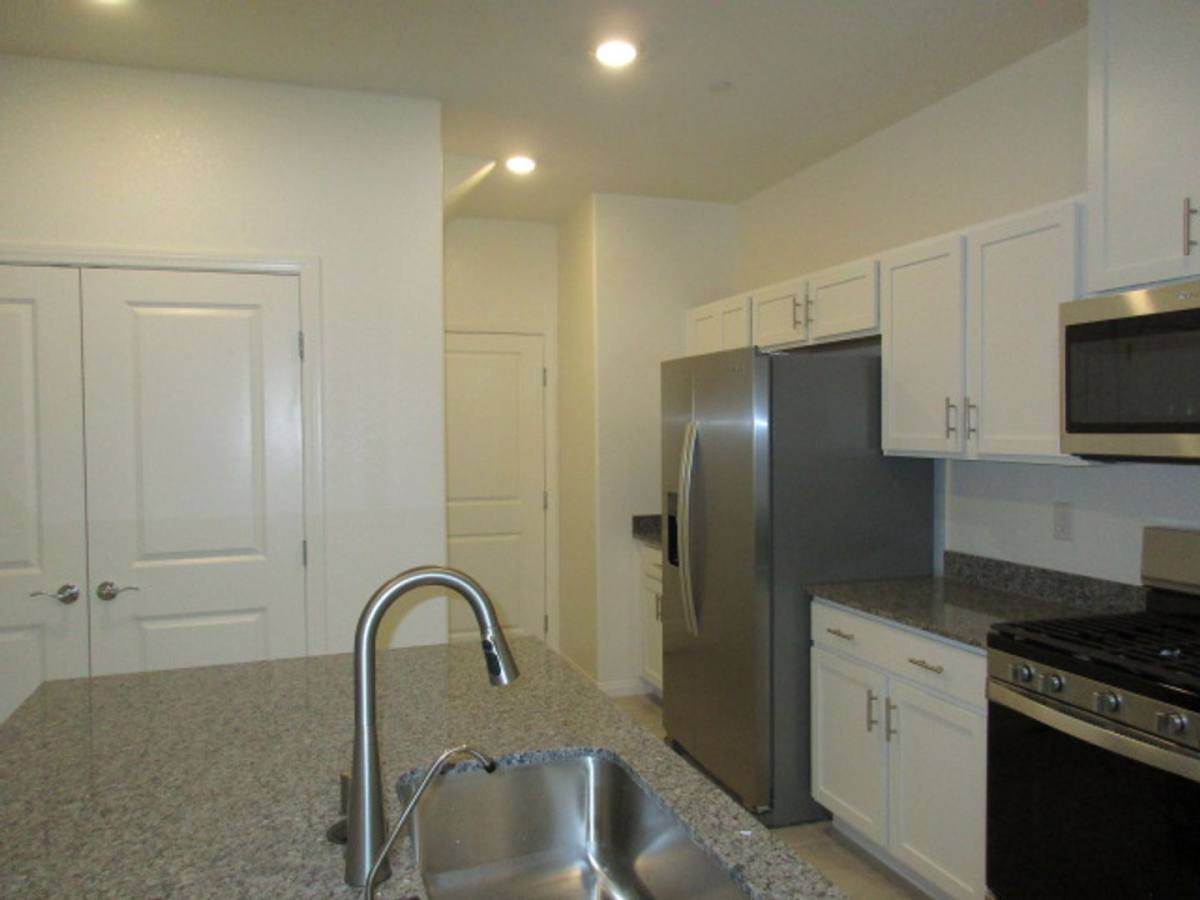 House for rent at 420 Canary Song Dr, Henderson, NV 89011