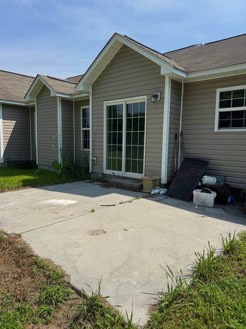 House for rent at 110 Hidden Hollow Dr, Richlands, NC 28574