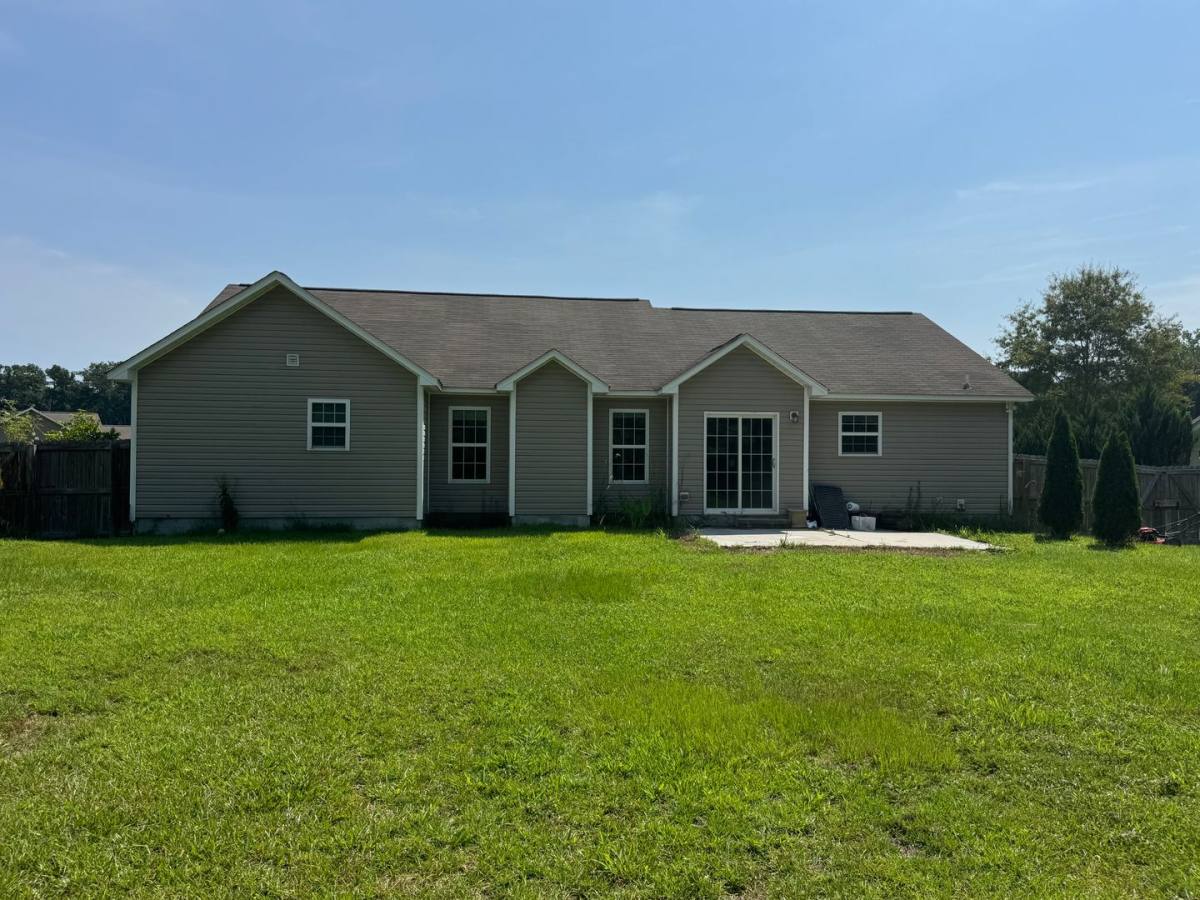 House for rent at 110 Hidden Hollow Dr, Richlands, NC 28574
