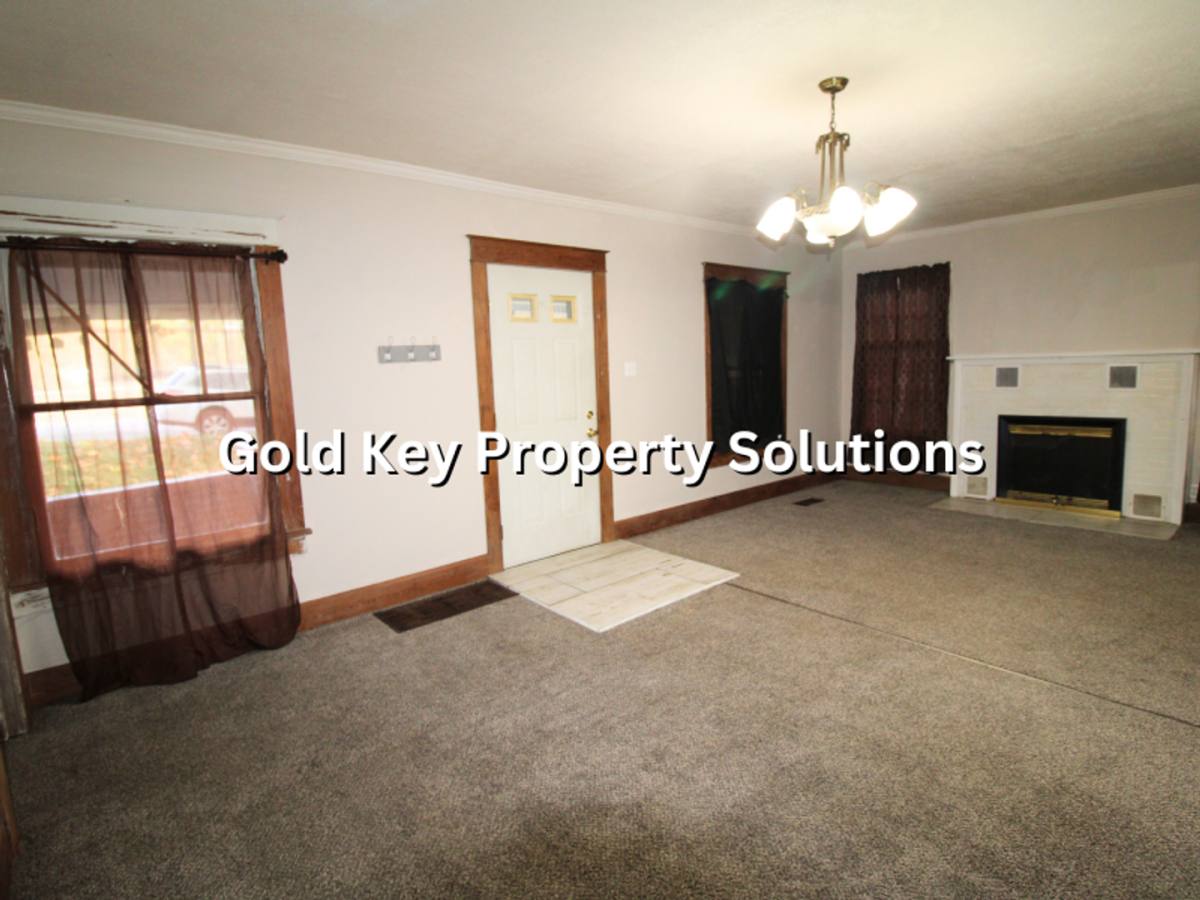 Apartment for rent at 815 N Elm St, Muncie, IN 47305