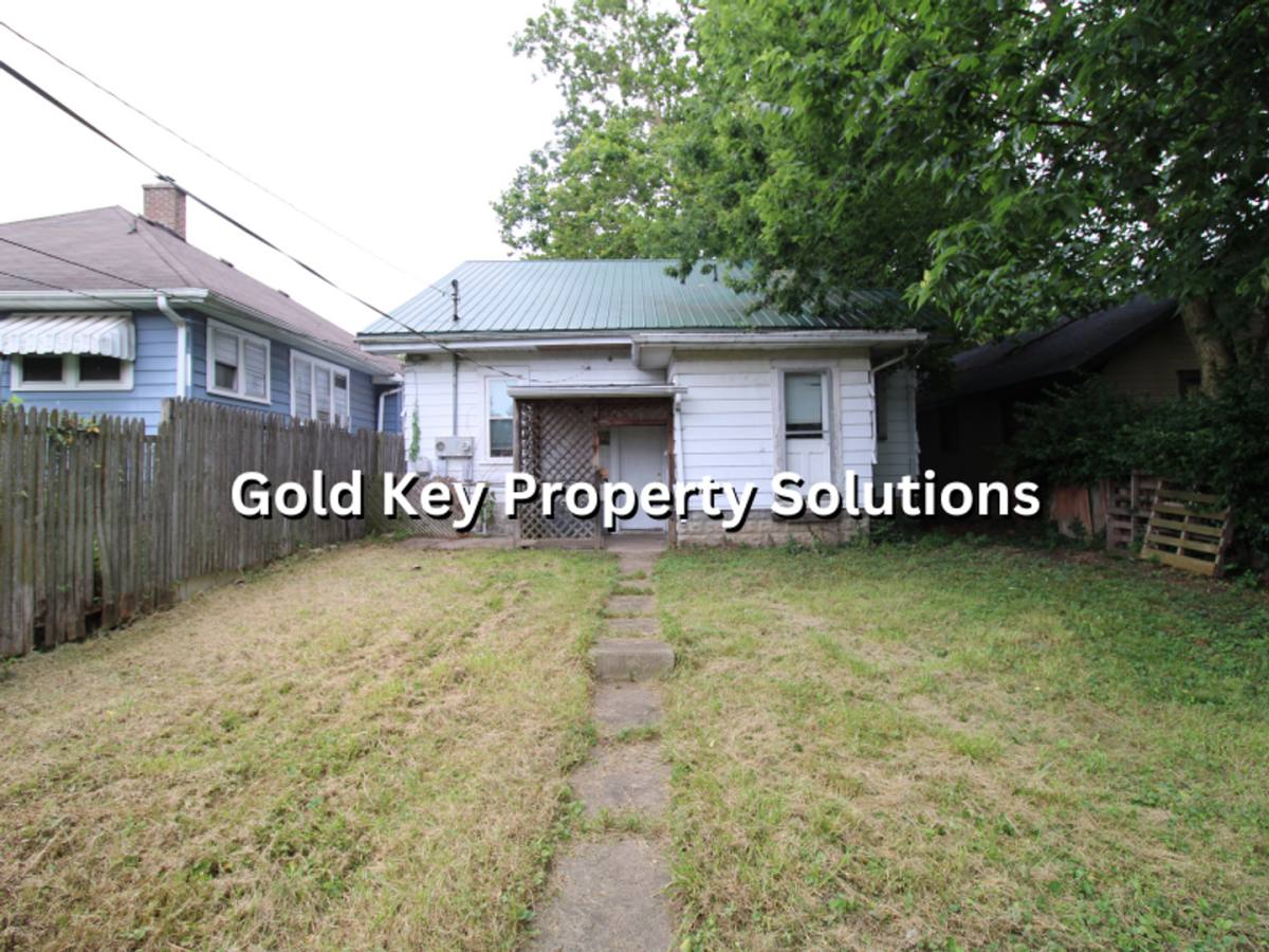 Apartment for rent at 815 N Elm St, Muncie, IN 47305