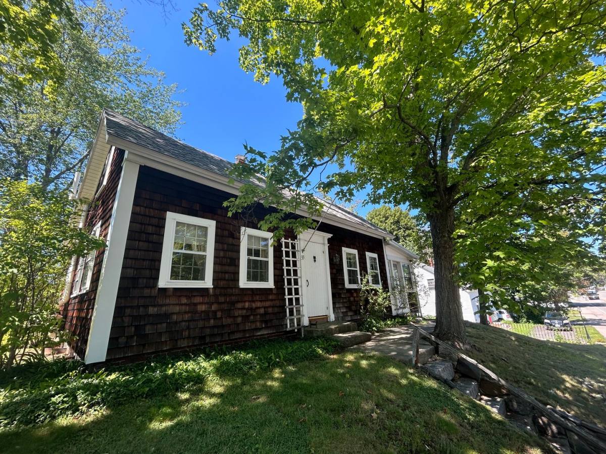 House for rent at 33 Washington St, Rochester, NH 03867