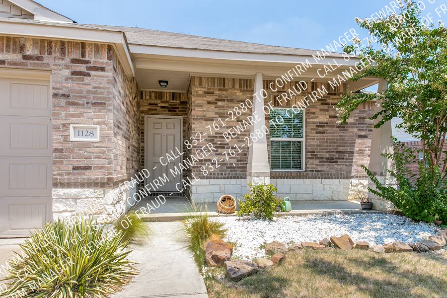 House for rent at 1128 Foxglove Lane, Burleson, TX 76028
