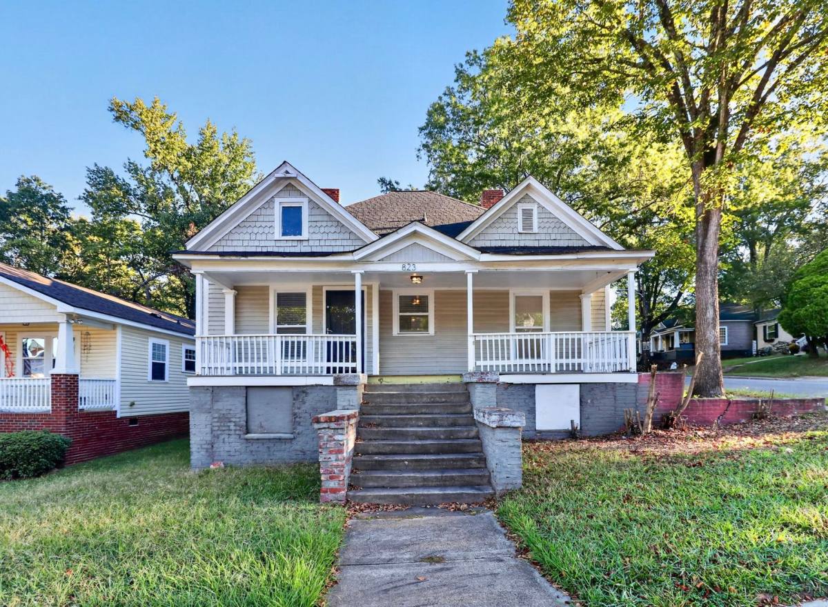 House for rent at 823 Parkwood Ave, Charlotte, NC 28205