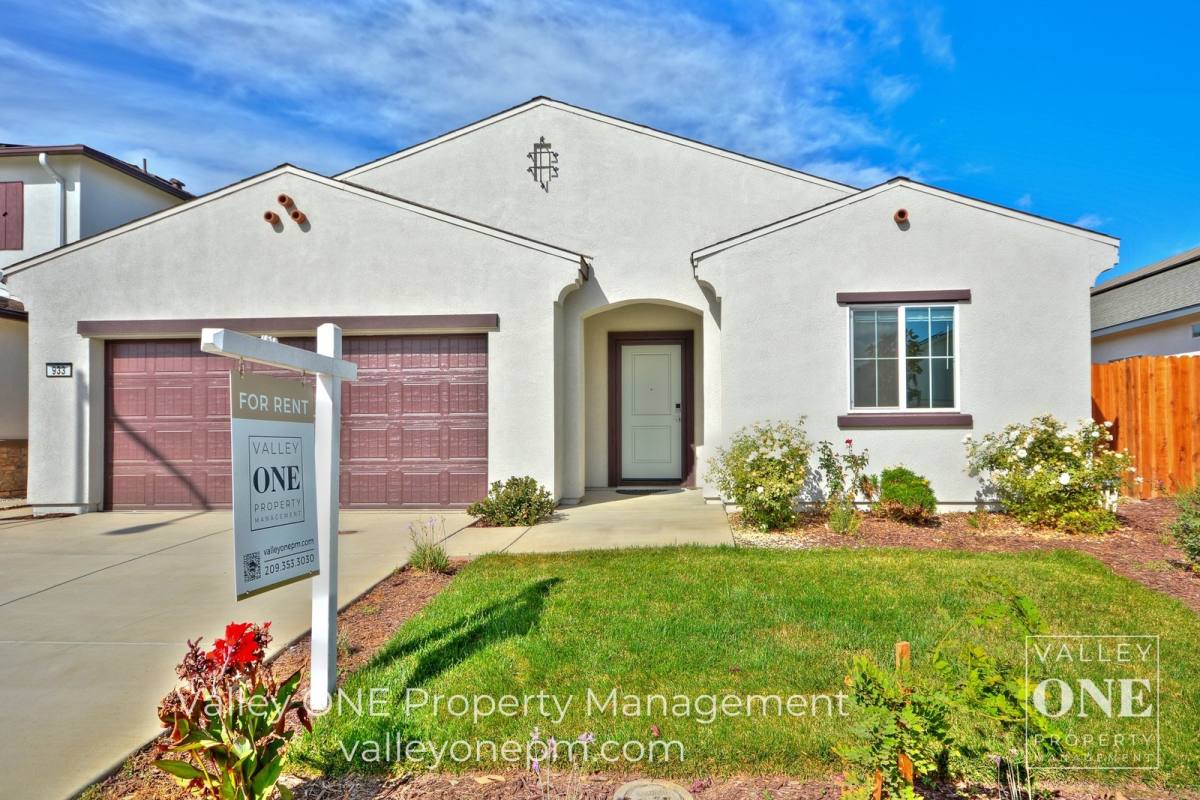 House for rent at 933 Tipton Lane, Patterson, CA 95363