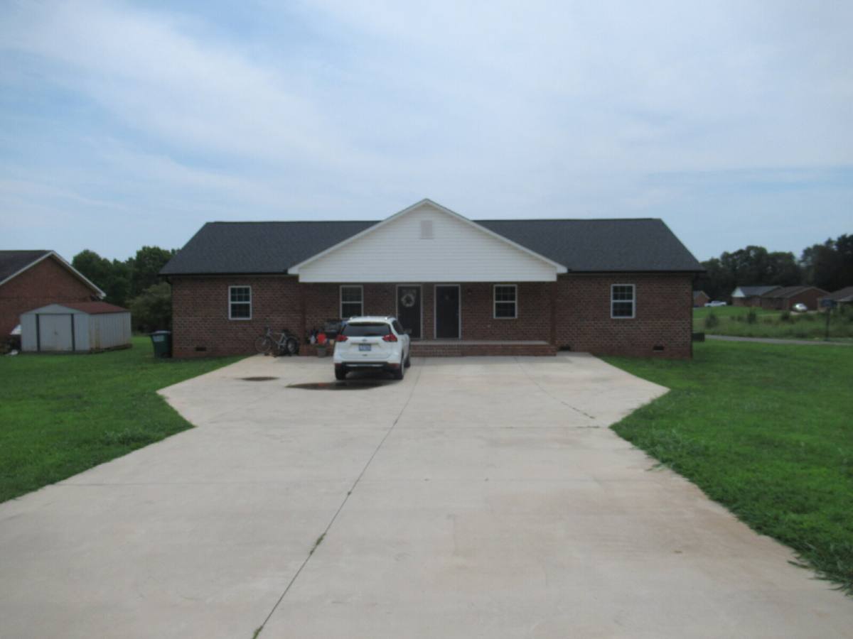 Townhouse for rent at 2969 Gaston Webbs Chapel Rd, Lincolnton, NC 28092