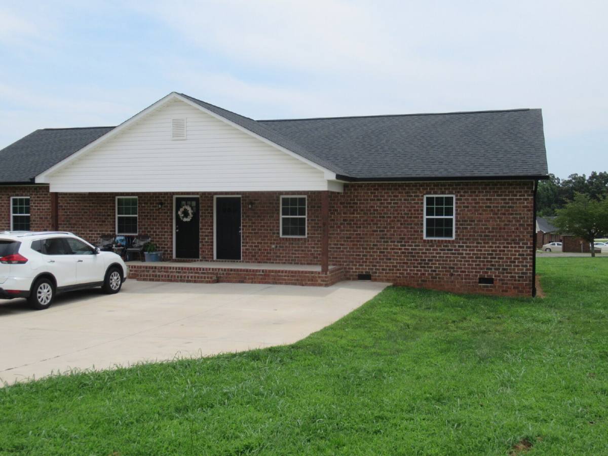 Townhouse for rent at 2969 Gaston Webbs Chapel Rd, Lincolnton, NC 28092