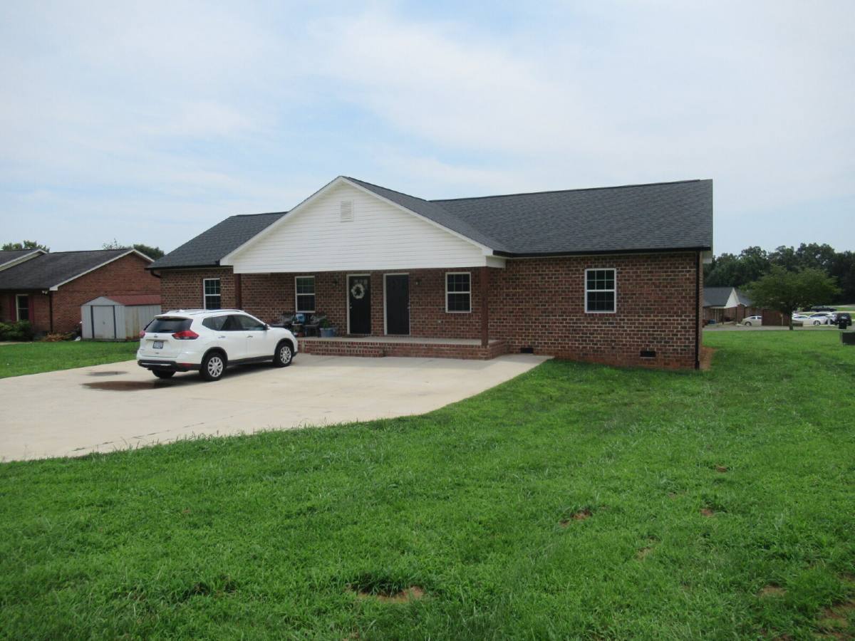 Townhouse for rent at 2969 Gaston Webbs Chapel Rd, Lincolnton, NC 28092
