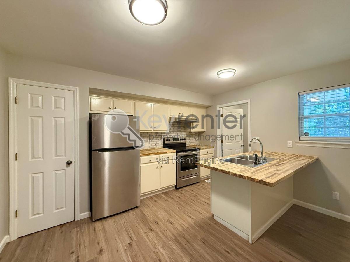 Apartment for rent at 5710 Moody Sawyer Rd #B, Hixson, TN 37343
