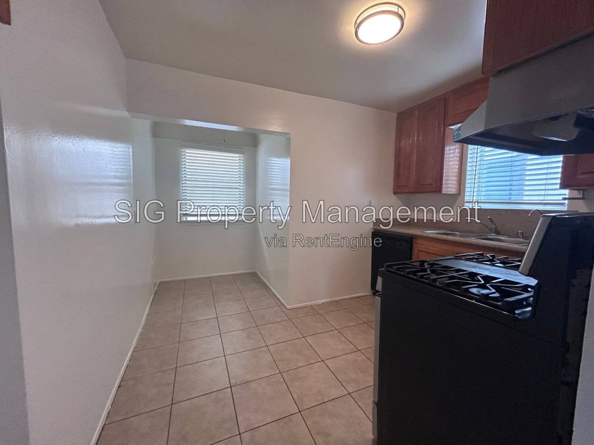 Apartment for rent at 417 E Elmwood Ave #A, Burbank, CA 91501