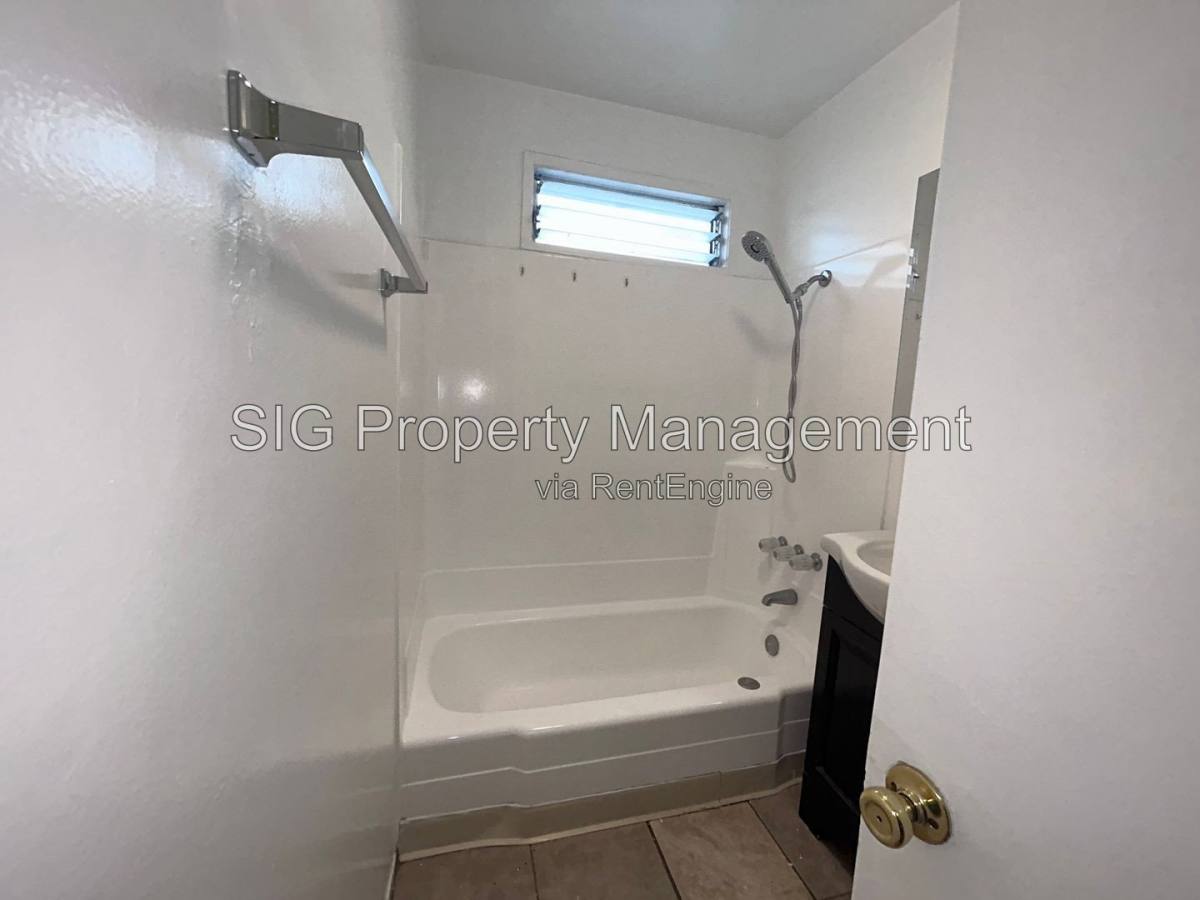 Apartment for rent at 417 E Elmwood Ave #A, Burbank, CA 91501