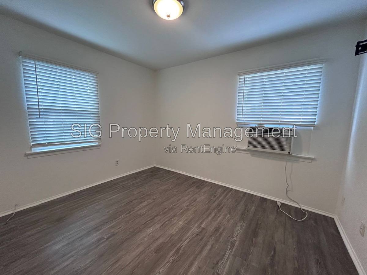 Apartment for rent at 417 E Elmwood Ave #A, Burbank, CA 91501