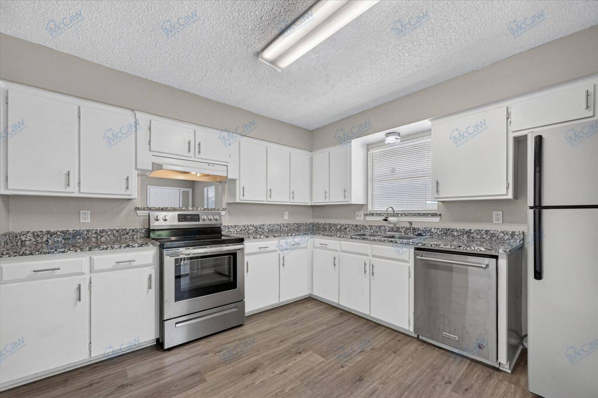 Apartment for rent at 2511 Woodmont Trail, Fort Worth, TX 76133