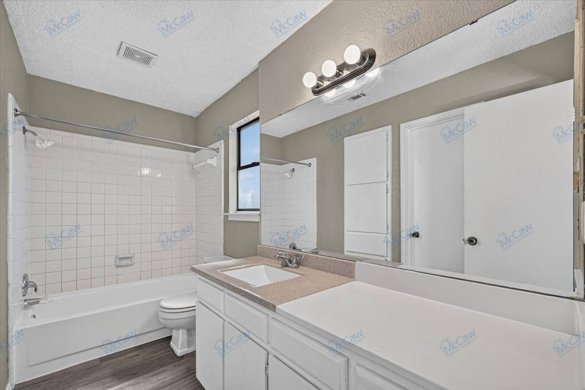 Apartment for rent at 2511 Woodmont Trail, Fort Worth, TX 76133