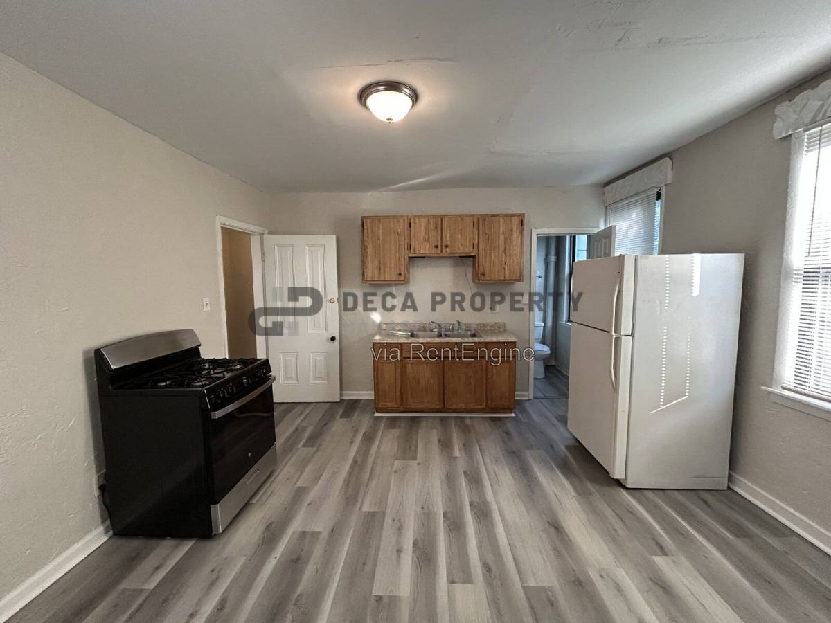 Apartment for rent at 205 Schirmer St #2F, St. Louis, MO 63111