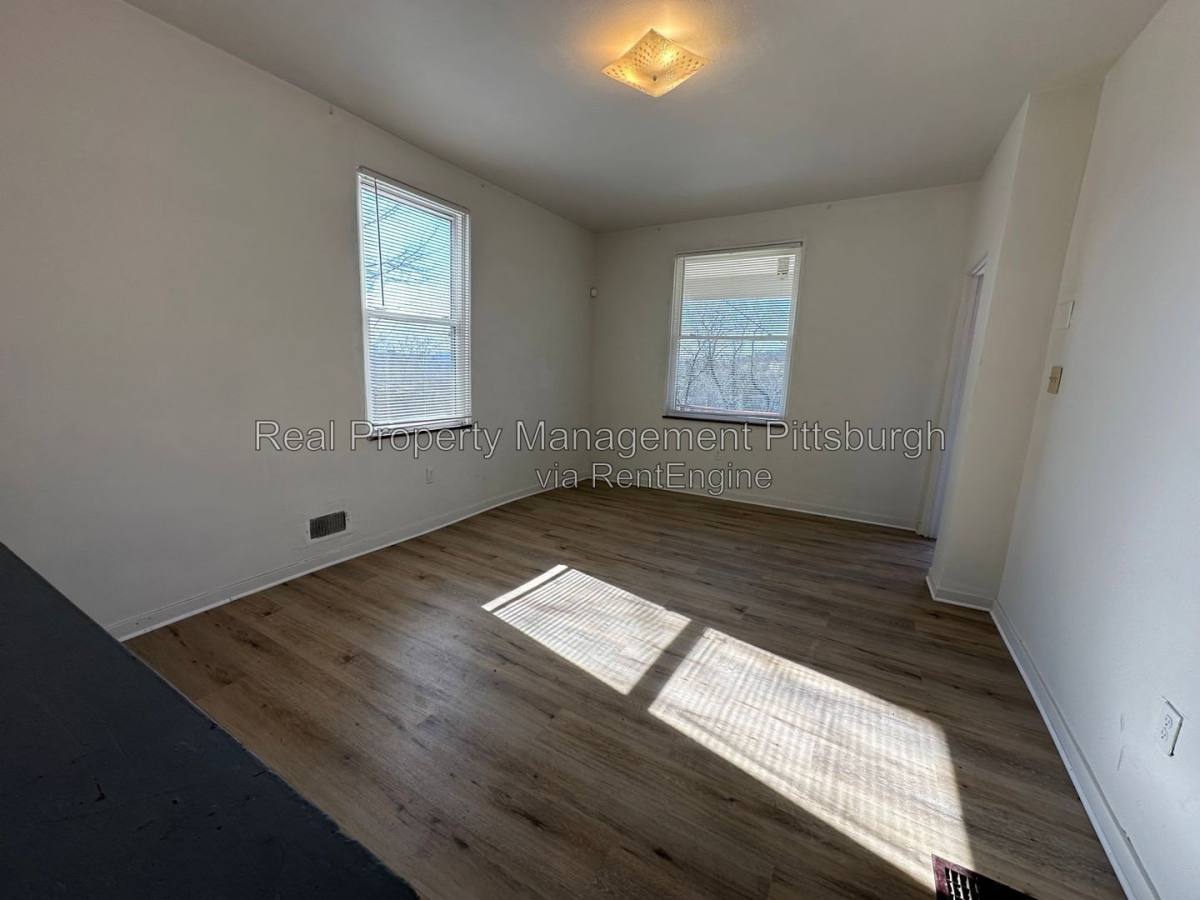 Apartment for rent at 208 Rolfe St, Pittsburgh, PA 15221