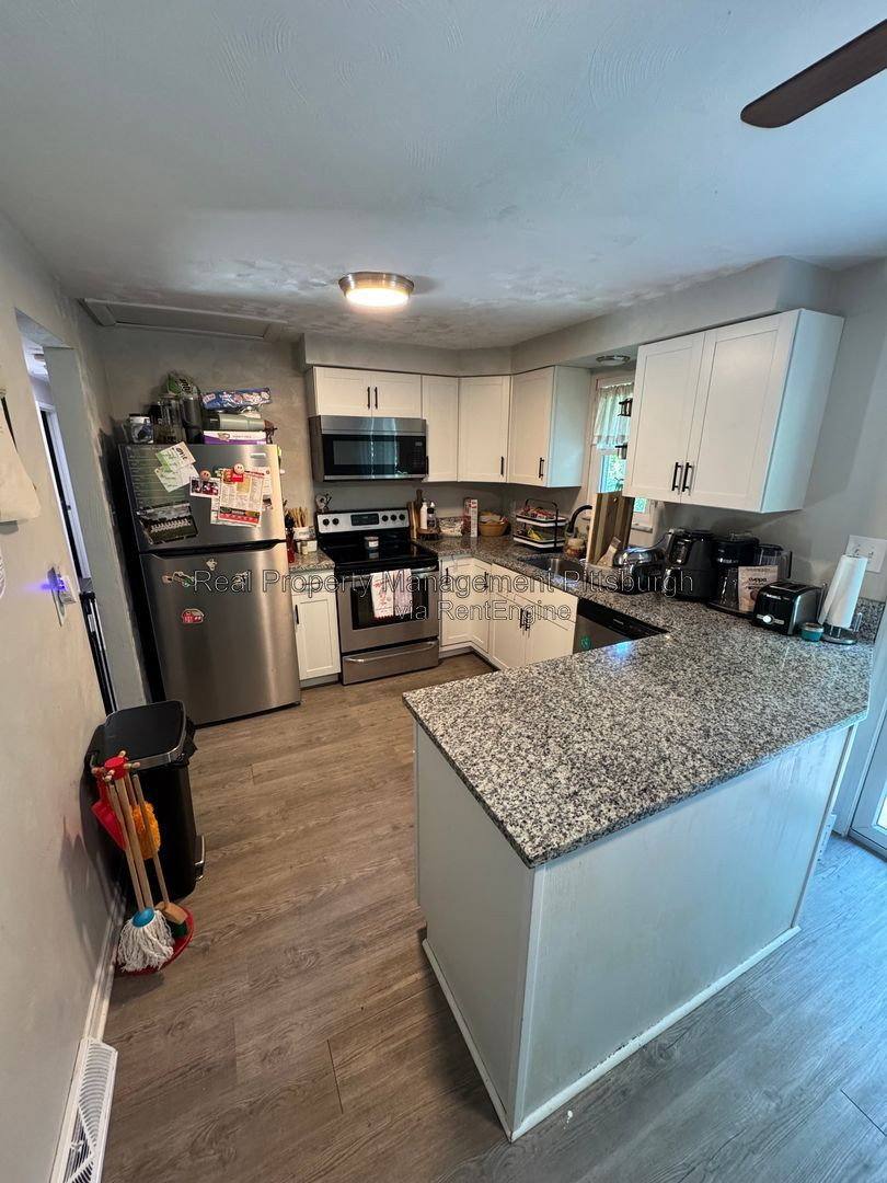 House for rent at 90 Walker Rd, Canonsburg, PA 15317