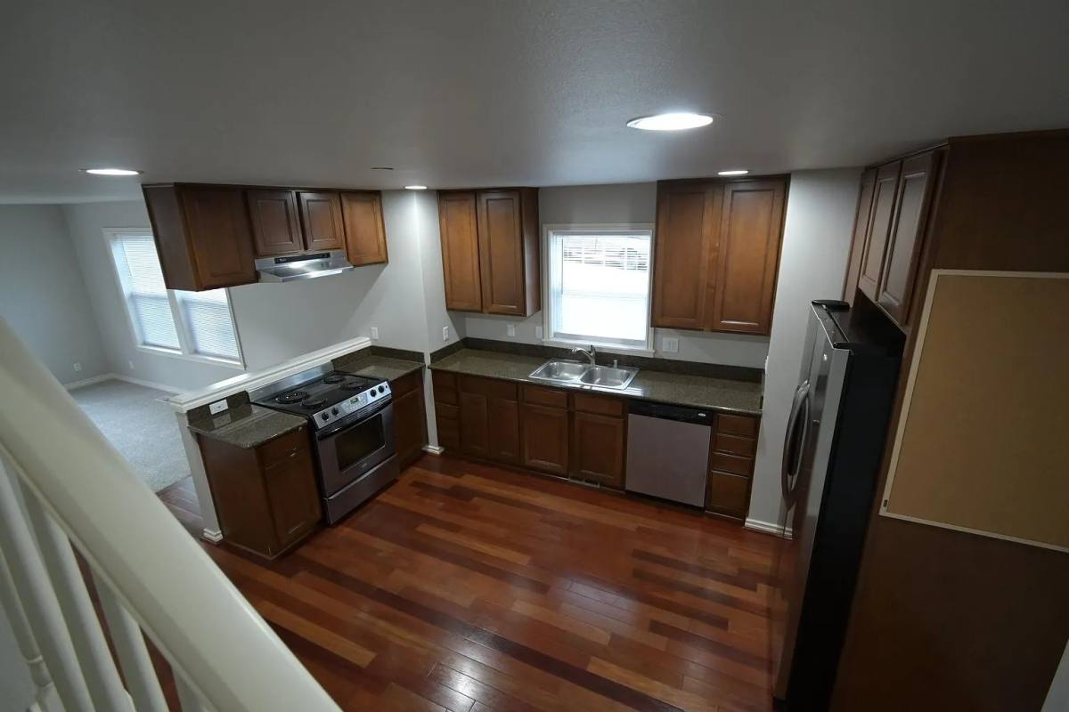 Townhouse for rent at 321 Hardie Ave NW #B, Renton, WA 98057